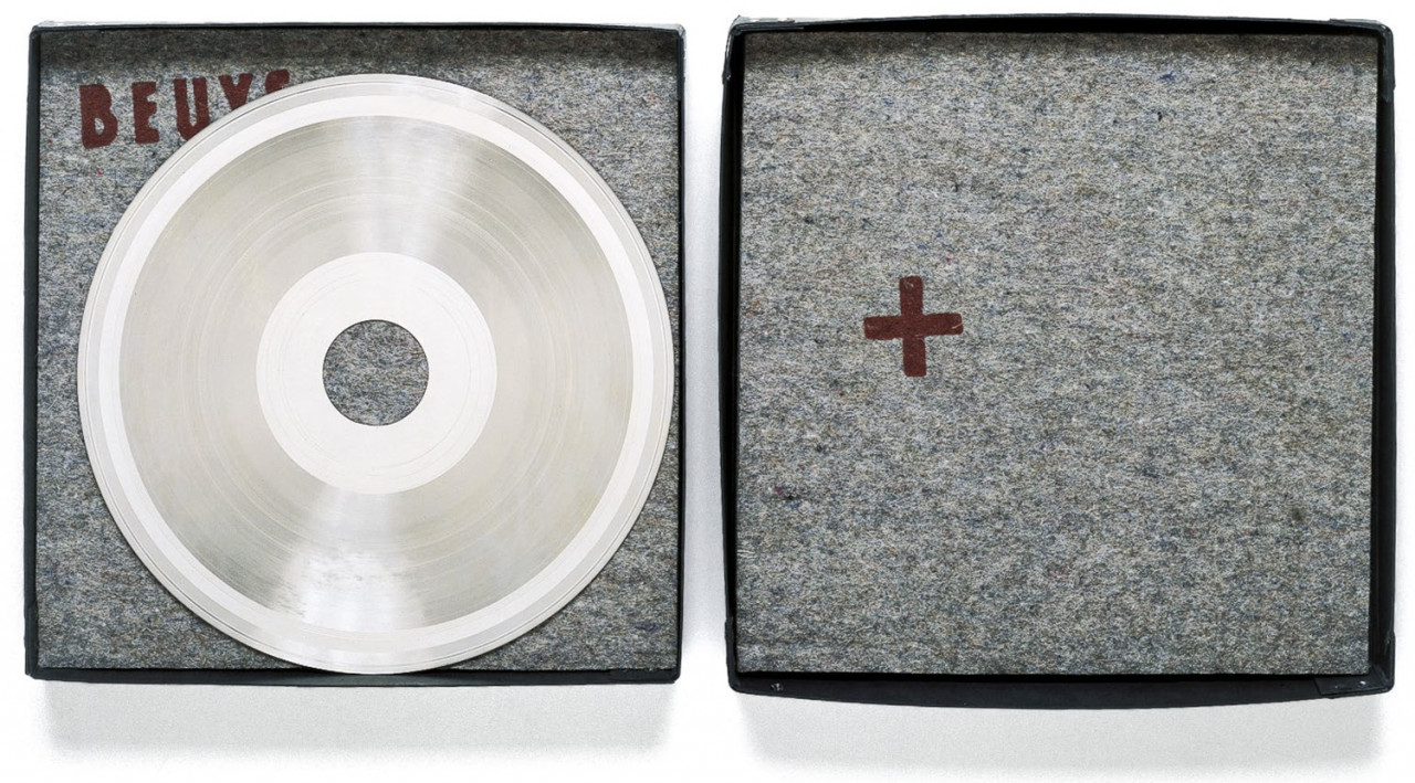 Joseph Beuys 1973 Sonnenscheibe (Sun Disc) Joseph Beuys 1973 Sonnenscheibe (Sun Disc)